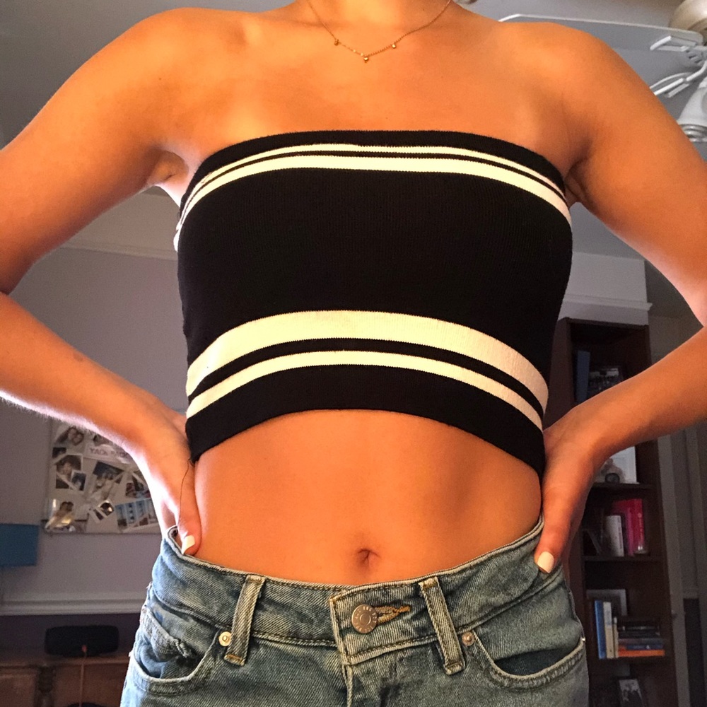 Stripped strapless shirt